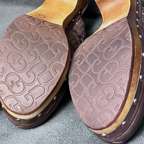 UGG Australia Clogs Women's Round Toe Leather Mules Brown Size 8 US F8910K Studs - Picture 7 of 8